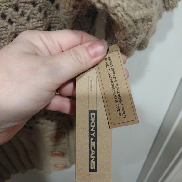 NWT DKNY Jeans Women's Tan Mohair Wool Blend Slouchy Cowl Neck Sweater Sz S Y2K - Picture 3 of 7